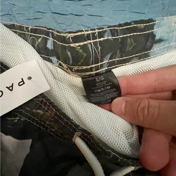 BIRTH OF VENUS Swim Trunks Men’s Large - Picture 8 of 9